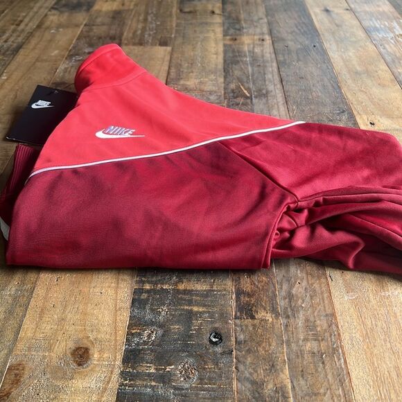Women’s Nike Size M zip up trainer’s jacket - Picture 7 of 7